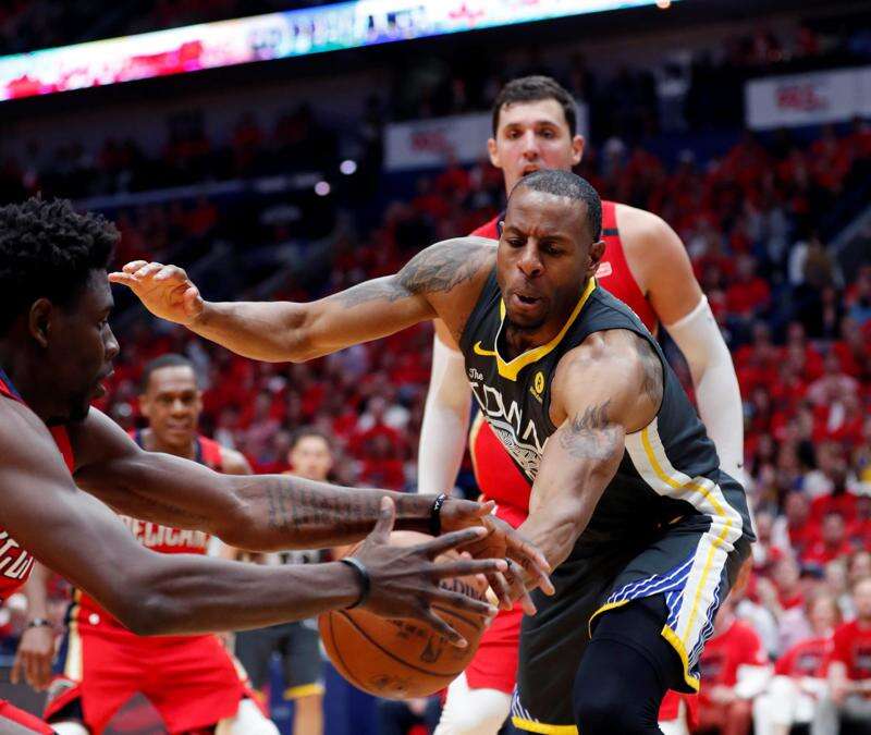Anthony Davis dominates, Pelicans take Game 3 against Warriors