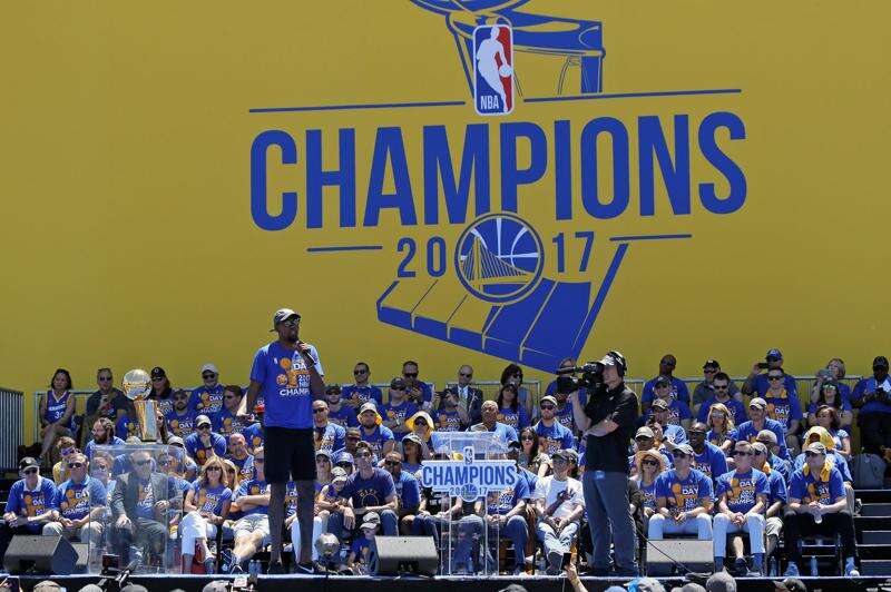 Golden State Warriors head coach Steve Kerr and Nicole Curran