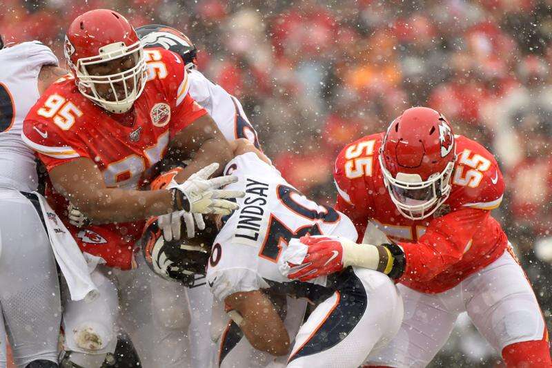 Chiefs roll to 23-3 victory over Broncos at snowy Arrowhead - The