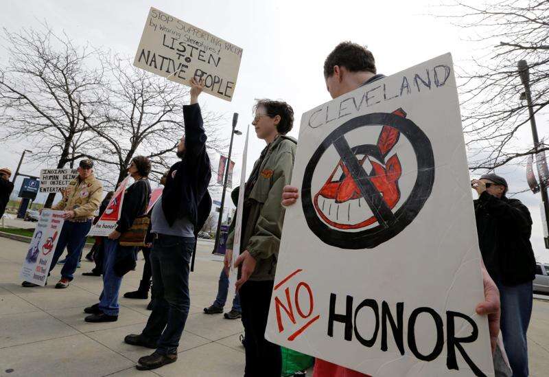 Native Americans protest Chief Wahoo logo at Cleveland Indians home opener, MLB