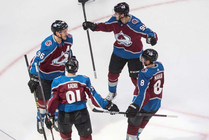 Nathan MacKinnon, Cale Makar lead charge for Avalanche in 4-0 win