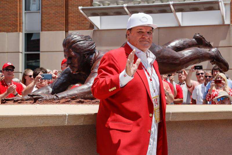 Pete Rose unveils sculpture depicting his headfirst slide