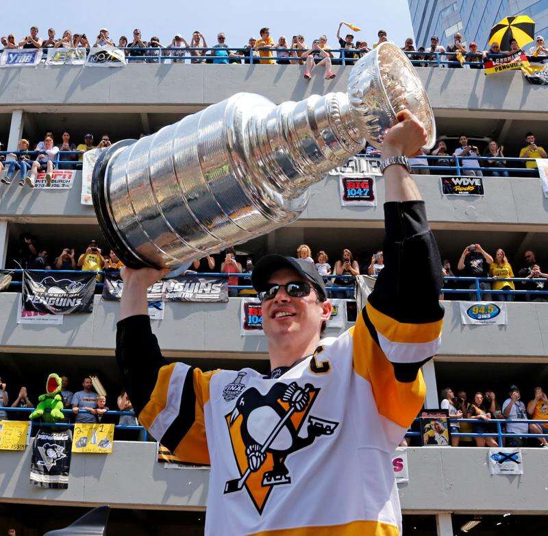 400,000 Fans Greet Pittsburgh Penguins At Stanley Cup Parade