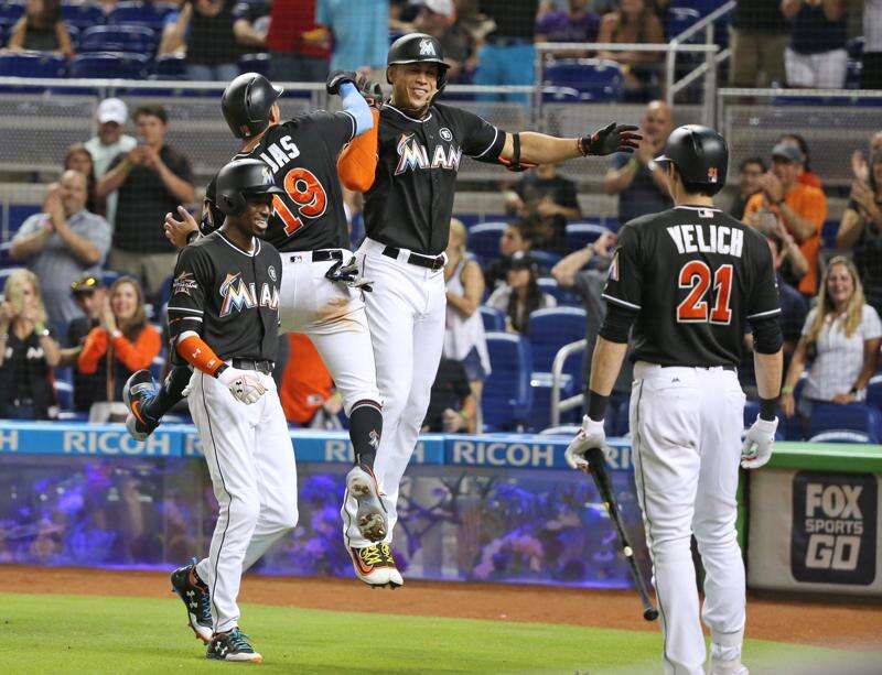 Miami Marlins coach Andre Dawson (8) during game against the New