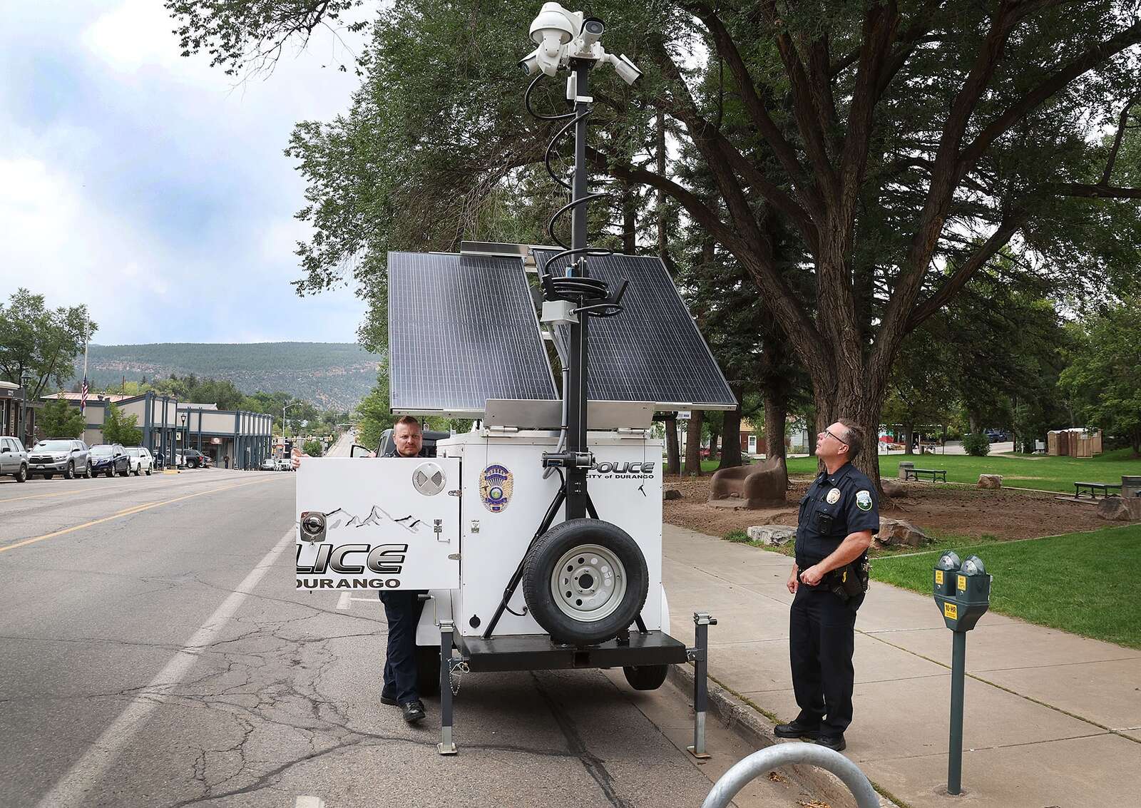Mobile cctv trailer hotsell