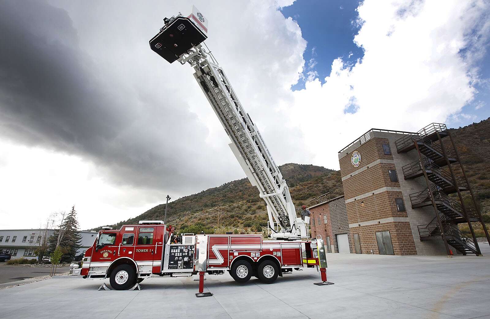 tower ladder fire trucks