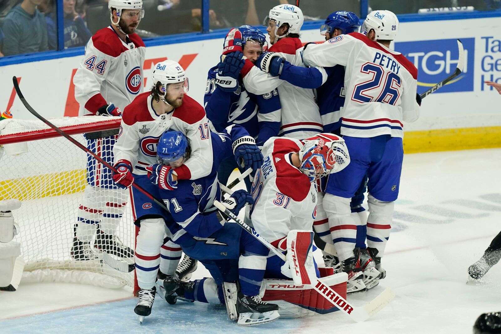 Kucherov stars as Lightning crush Canadiens in Stanley Cup final opener, Stanley Cup