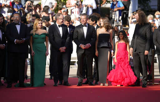 Spike Lee's Pink Louis Vuitton Suit Won Cannes Opening Night