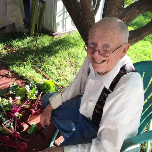 Un veterano della seconda guerra mondiale di Bayfield festeggia il suo centesimo compleanno – The Durango Herald
