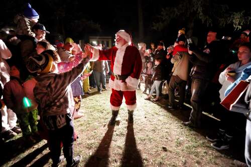 Santa brings holiday cheer to hundreds of children in Durango’s Buckley Park – The Durango Herald